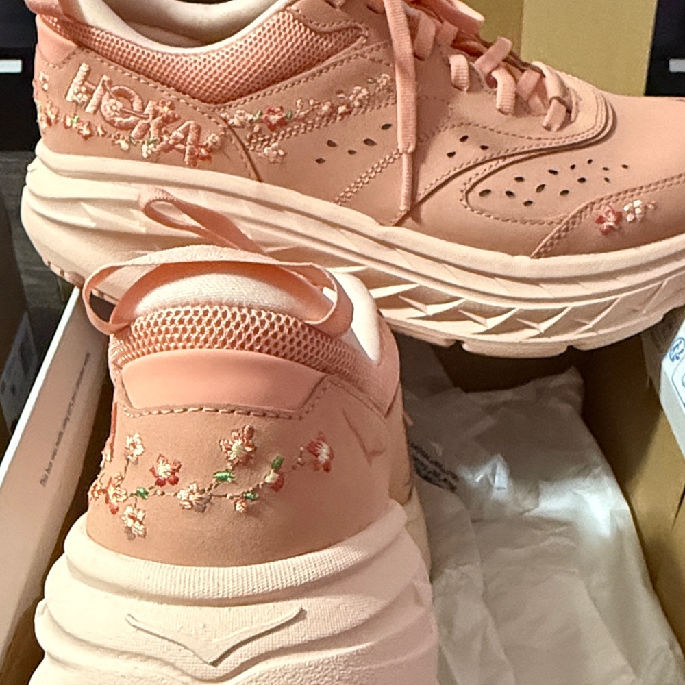 Hoka Vibrant Bloom Bondi L Sneakers Like New Sz 10.5(W), 9.5(M) - Picture 8 of 10